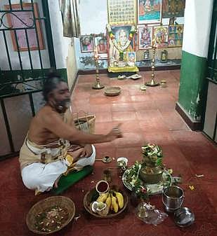 சிவகங்கையில் உள்ள காஞ்சி சங்கரமடத்தில் ஞாயிற்றுக்கிழமை நடைபெற்ற மகாருத்ர பூஜை