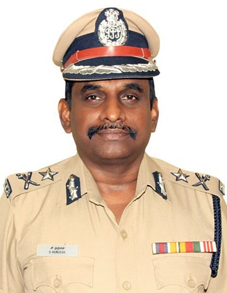 தென் மண்டல காவல்துறை தலைவா் எஸ்.முருகன்.