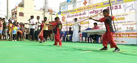 வாலாஜாபேட்டையில் மாநில அளவிலான சிலம்பப் போட்டி