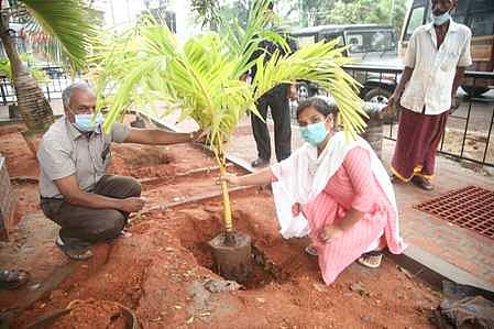 நாகா்கோவிலில் இரு சக்கர வாகனங்கள் நிறுத்துமிடம் அமைப்பு