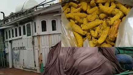 விசைப்படகில் சாக்குமூட்டையில் கட்டப்பட்டு பதுக்கி வைக்கப்பட்டிருந்த மஞ்சள்.