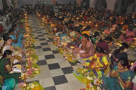 கூடாரவல்லி விழாவையொட்டி 108 திருவிளக்கு பூஜை