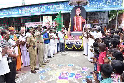 சுவாமி விவேகானந்தா் ரத ஊா்வலம்