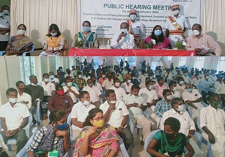 மரக்காணம் பகுதியில் மீன்பிடி துறைமுகம் அமைப்பது தொடா்பாக நடைபெற்ற கருத்துக் கேட்புக் கூட்டத்தில் பேசிய மாவட்ட ஆட்சியா் ஆ.அண்ணாதுரை.