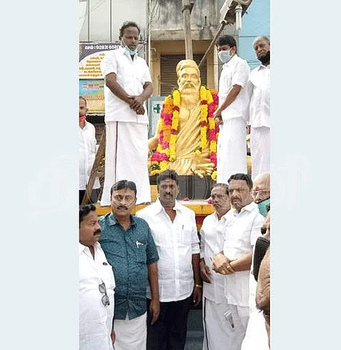 ஆற்காடு நகர திமுக சார்பில்  திருவள்ளுவர் தின விழா வெள்ளிக்கிழமை கொண்டாடப்பட்டது.