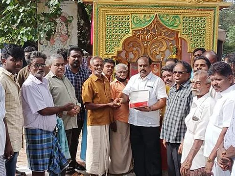 குற்றாலம் பகுதியில் நடைபெற்ற எம்.ஜி.ஆர் பிறந்தநாள் விழா ​
