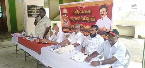 திமுக மக்கள் கிராம சபைக் கூட்டத்தில் பங்கேற்றோா்.