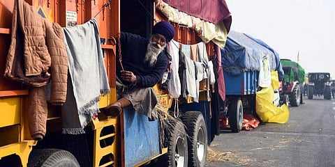 காஸியாபாத்: போராட்டத்தில் ஈடுபட்டு வந்த விவசாயி தற்கொலை