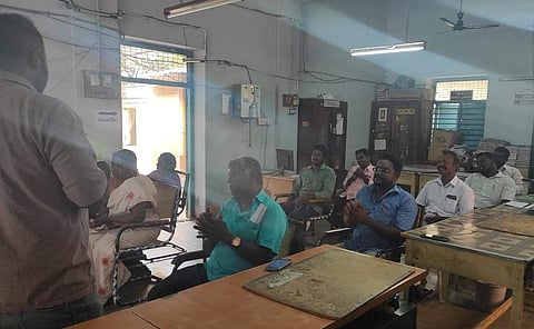 வாழப்பாடியில் நடைபெற்ற தமிழ்நாடு  ஊராட்சி செயலர்கள் சங்க கூட்டம்.