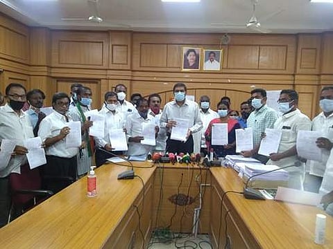 இறுதி வாக்காளர் பட்டியலை வெளியிம்டு நாமக்கல் மாவட்ட ஆட்சியர் கா.மெகராஜ்.