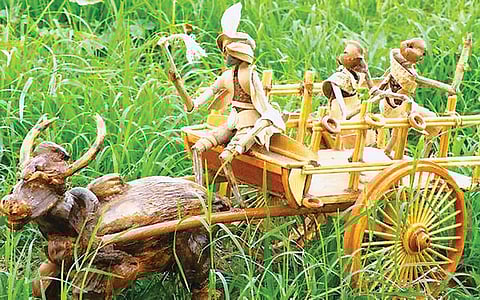 கழிவில் உருவான அழகோவியங்கள்!