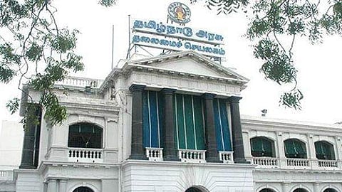 தமிழக அரசின் தணிக்கை அறிக்கை ஆளுநரிடம் ஒப்படைப்பு