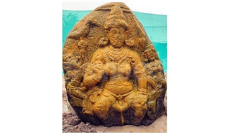 காஞ்சிபுரம் அருகே பழங்கால தேவி சிலை கண்டெடுப்பு