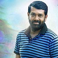 பிரபல இயக்குநருடன் முப்பது ஆண்டுகளுக்குப் பிறகு இசையமைப்பாளர் இளையராஜா மீண்டும் இணைந்து பணியாற்ற உள்ள தகவல் வெளியாகியுள்ளது.