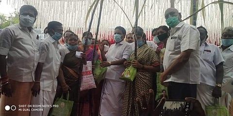 ஆத்தூர் பொங்கல் பரிசுத் தொகுப்பு விநியோகம் தொடக்கம்.