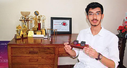 தஞ்சை மாணவர் சாதனை...! விண்வெளிக்கு செயற்கைக் கோள்கள்!