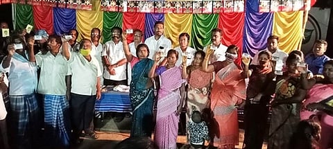 மாற்றுக் கட்சியில் இருந்து அதிமுகவில் இணைந்தவா்கள்.