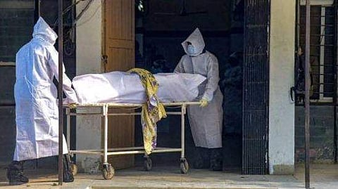 காலாவதியான குளுக்கோஸ்:
பிரசவத்தின்போது பெண் உயிரிழப்பு: விசாரணைக்கு மேற்கு வங்க அரசு உத்தரவு