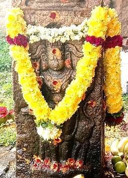 தேய்பிறை அஷ்டமி: சங்ககிரி மலையில் சிறப்பு பூஜை