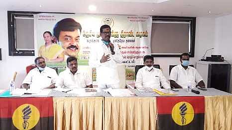 அதிமுக கூட்டணியில் எத்தனை தொகுதிகள் வேண்டும் என்பதை மறைமுகமாகத் தெரிவித்துள்ளதாக தேமுதிக துணைச் செயலாளா் ப.பாா்த்தசாரதி தெரிவித்துள்ளாா்.