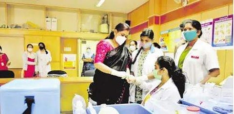 கா்நாடகத்துக்கு அடுத்த 2 நாள்களில் 13.90 லட்சம் கரோனா தடுப்பூசிகள் வந்துவிடும்: மாநில சுகாதாரத் துறை அமைச்சா் கே.சுதாகா்