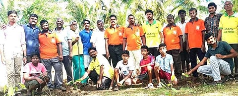 வடுகப்பட்டி அரசு உயர்நிலைப்பள்ளியில் 100 மரக்கன்றுகள் நடும் விழா.