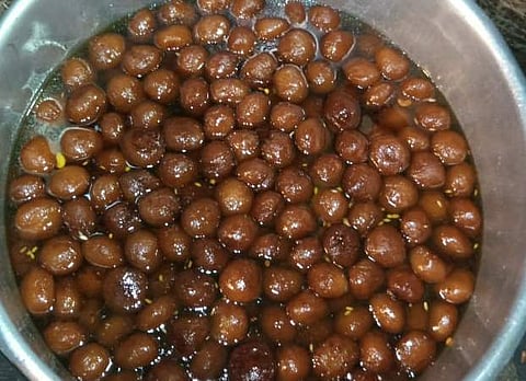 விற்பனைக்கு வைக்கப்பட்டுள்ள மக்கன் பேடா