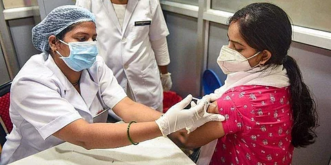 நாட்டில்  97.14 கோடி பேருக்கு தடுப்பூசி செலுத்தப்பட்டுள்ளன.