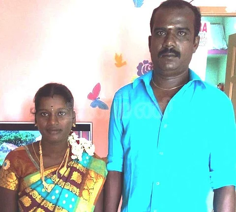 தூக்கிட்டு தற்கொலை செய்து கொண்ட  கார்த்திக், பிரியா தம்பதியினர் (கோப்பு படம்)