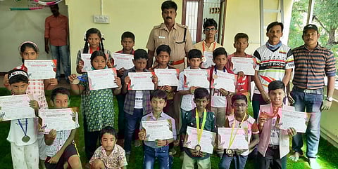 மாநில ஸ்கேட்டிங் போட்டியில் வென்றோருக்கு பாராட்டு