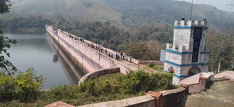 முல்லைப்பெரியாறு அணை.