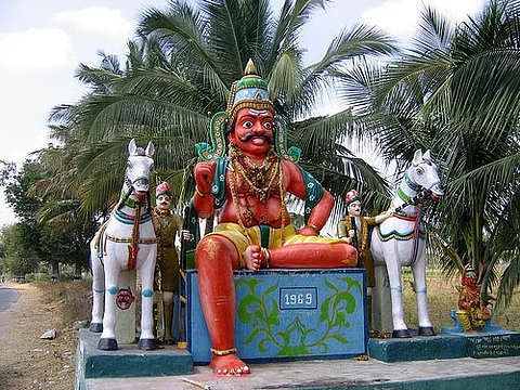 குலத்தைக் காக்கும் நம்ம வீட்டு குலசாமி : ஜோதிட தேடல்