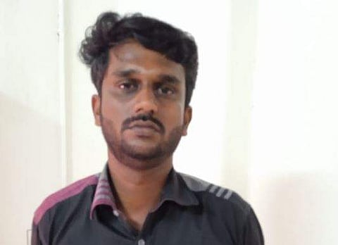 கணேசன்.