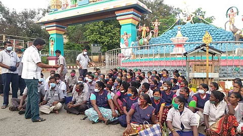 போராட்டத்தில் ஈடுபட்ட தூய்மைப் பணியாளர்கள்