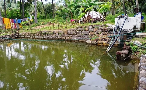 அயோத்தியாப்பட்டணம் சுக்கம்பட்டி கிராமத்தில் நிரம்பி வழியும்  விவசாயக் கிணறு.