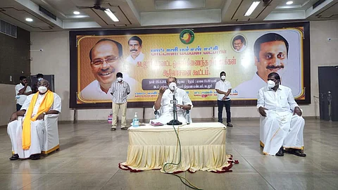 கடலூரில் நடைபெற்ற பாமக நிர்வாகிகள் ஆலோசனை கூட்டத்தில் பேசினார் நிறுவனர் மருத்துவர் ராமதாஸ்.