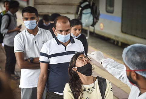 தமிழகத்தில் புதிதாக 875 பேருக்கு கரோனா தொற்று