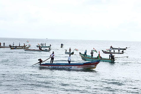 புதுச்சேரி கடற்கரை - கோப்புப்படம்