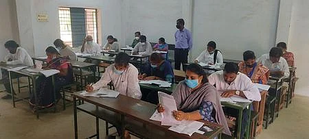 அரசு உதவி வழக்குரைஞா் தோ்வு ரத்து: டிச. 22-இல் மறு தோ்வு