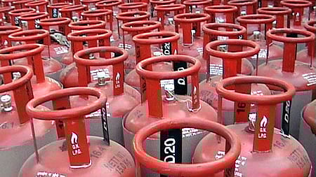 வர்த்தகப் பயன்பாட்டுக்கான சிலிண்டர் விலை உயர்வு 