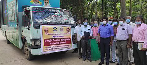 மழைநீா் சேகரிப்பு கட்டமைப்புகளை முறையாக பராமரிக்க ஆட்சியா் அறிவுறுத்தல்