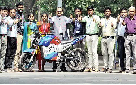 புதிய கண்டுபிடிப்புகள்... கலக்கும் மாணவர்கள்!