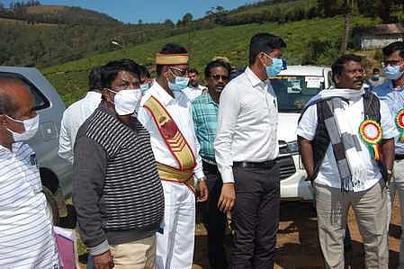 பெல்வியூ பகுதியில் ஆய்வு மேற்கொண்ட பொது கணக்கு குழுவின் தலைவா் செல்வப்பெருந்தகை தலைமையிலான குழுவினா்.