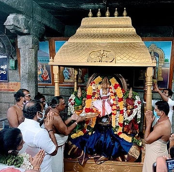 திருத்தணி கோயிலில் மத்திய அமைச்சா் எல்.முருகன் தரிசனம்