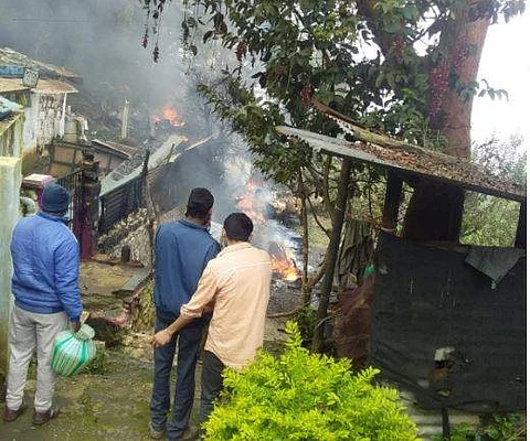 குன்னூர் ஹெலிகாப்டர் விபத்தில் 10 பேர் பலி; 4 பேர் காயத்துடன் மீட்பு