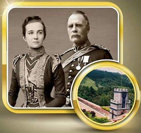 கிரேஸ் ஜார்ஜினாவுடன் கர்னல் ஜான் பென்னிகுவிக்