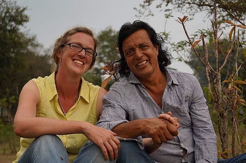 நைஜில்-லோனா தம்பதியினர்