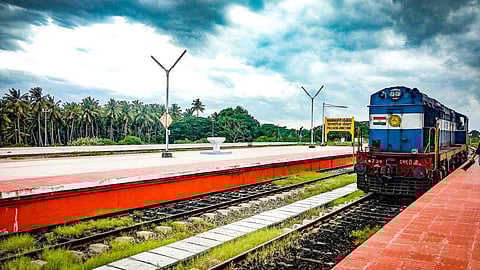 பொள்ளாச்சி ரயில் நிலையம்