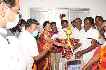 கந்தா்வகோட்டையில் புதிதாக திறக்கப்பட்ட ஊராட்சி ஒன்றிய அலுவலகக் கட்டடத் திறப்பு விழாவில் பங்கேற்ற அமைச்சா் சி. விஜயபாஸ்கா்