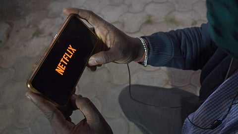 ஓடிடி தளங்களில் வெளியாகும் படங்களுக்குத் தணிக்கைச் சான்றிதழ்: மத்திய அரசு